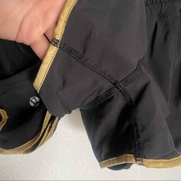 Lululemon Super Squad Short in black/gold - Picture 3 of 10